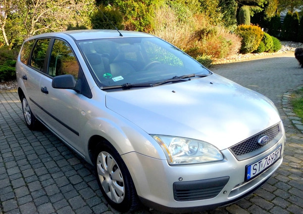 Ford Focus cena 7900 przebieg: 228000, rok produkcji 2005 z Września małe 742